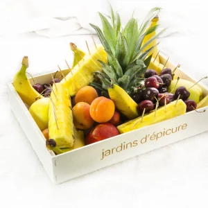 Panier de fruits frais et découpés à partager - Jardins d'Épicure traiteur artisanal et écoresponsable qui fait de livraison à Paris et Île de France