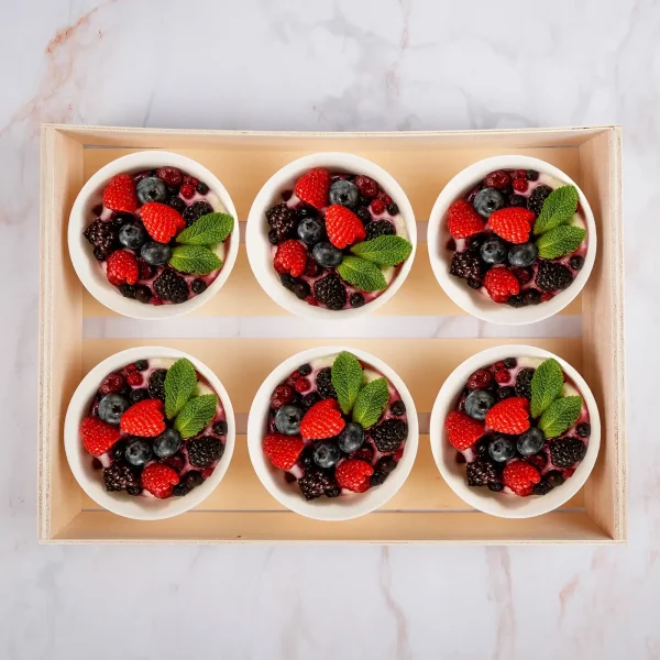 6 verrines de panna cotta aux fruits rouges en caissette éco-responsable
